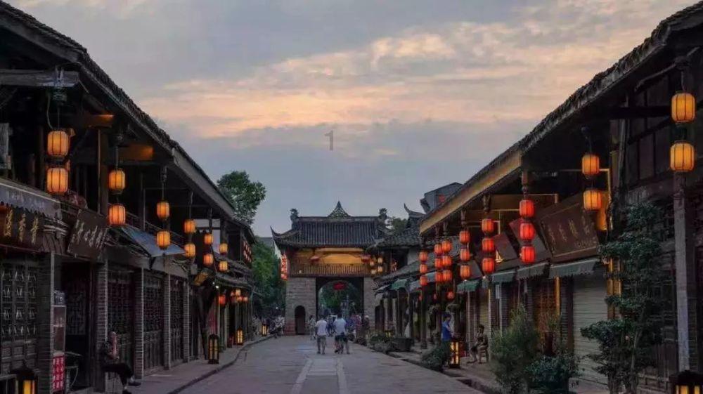 河北省张家口第一大镇，非县政府驻地